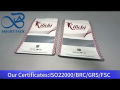 белый стоячий пакет с застежкой-молнией и прозрачным окошком