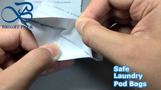 Белые маленькие пакеты с защитой от детей для стирального порошка в капсулах